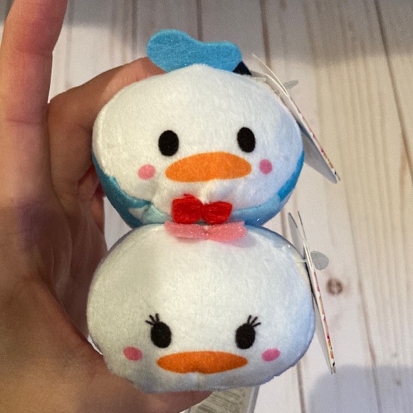 Disney Tsum Tsum Donald & Daisy Duck Mini Soft Plush 2-Piece Set - Picture 2 of 5